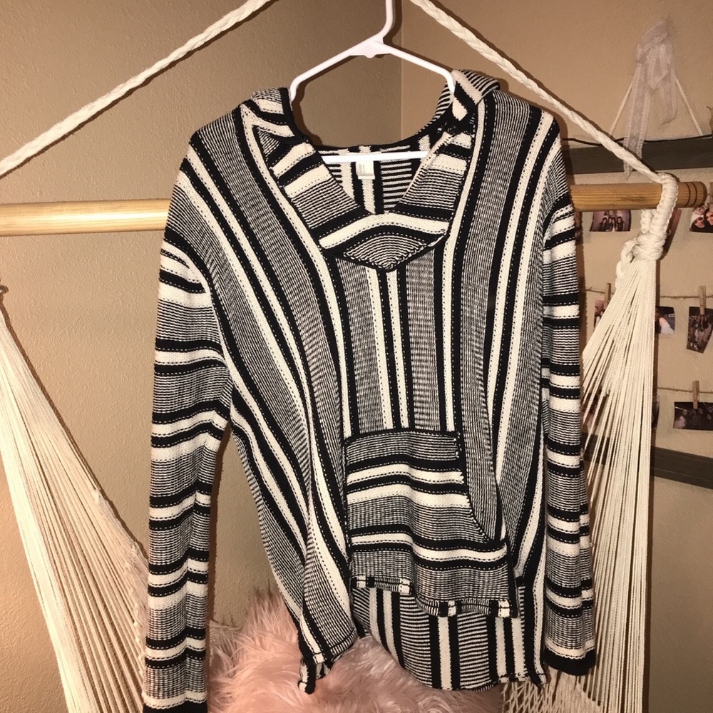 women’s poncho hoodie